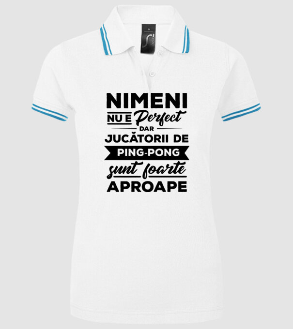 nimeni nu e perfect, dar jucătorii de ping-pong sunt foarte aproape model alb pe tricou