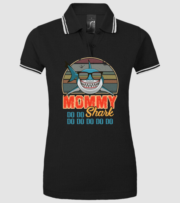 Mommy Shark model negru pe tricou