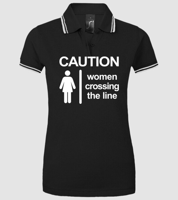 Atenție, femeie care depășește barierele model negru pe tricou