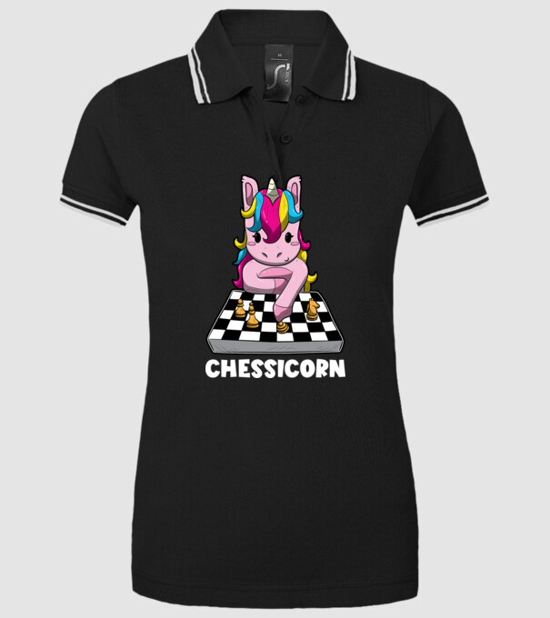 Chessicorn model negru pe tricou