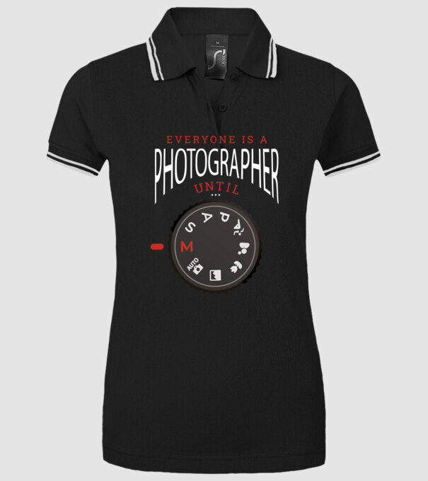 Everyone is a photographer until model negru pe tricou