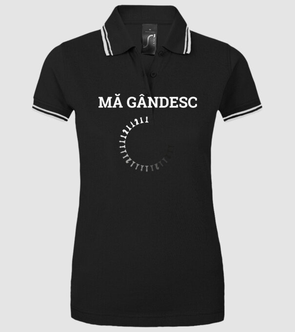 Mă gândesc model negru pe tricou