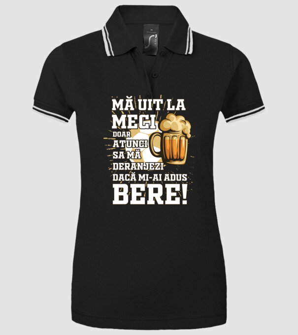 Mă uit la meci model negru pe tricou