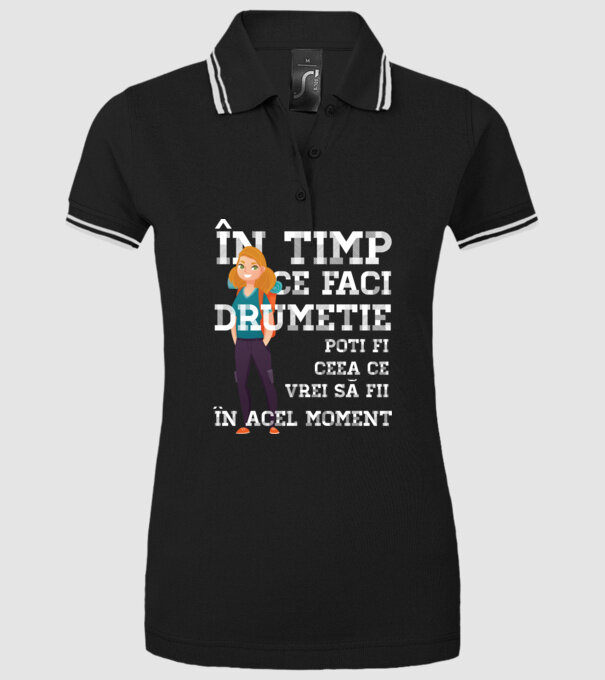 în timp ce faci drumeție poți fi ceea ce vrei să fii - în acel moment model negru pe tricou