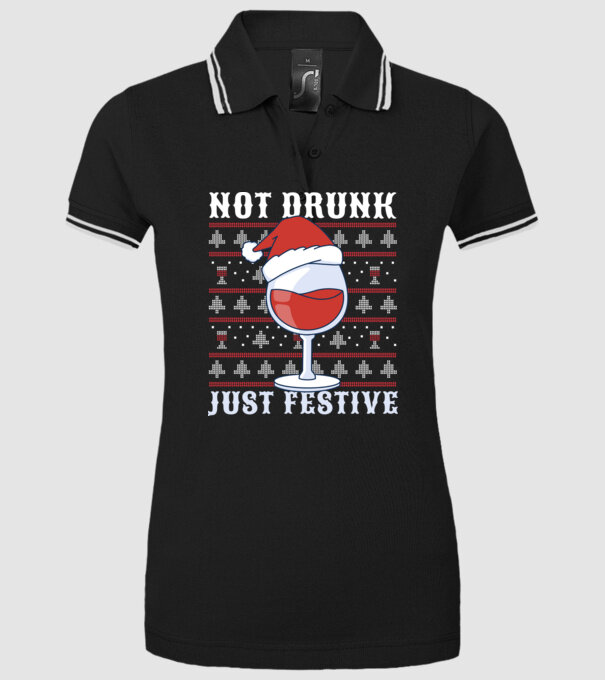Not drunk just festive ugly sweater model negru pe tricou