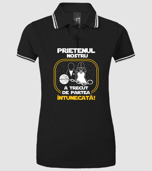 Prietenul nostru a trecut de partea întunecată model negru pe tricou