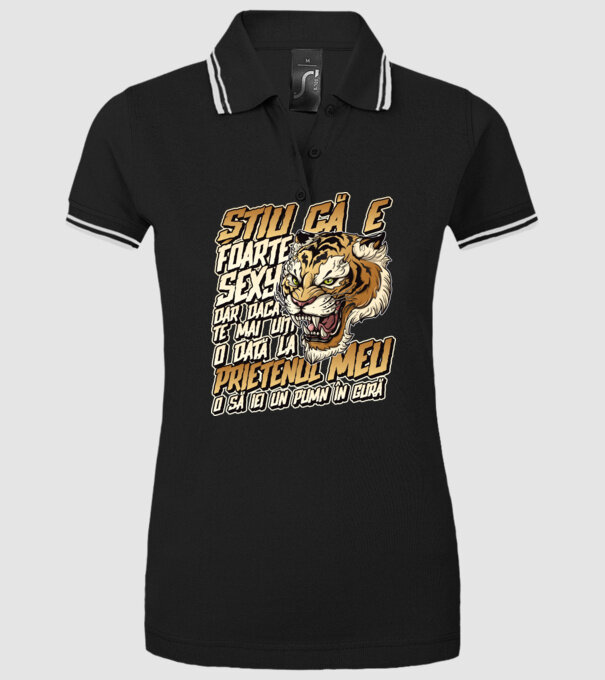 Știu că e foarte sexy, dar dacă te mai uiți o dată la prietenul meu, o să iei un pumn în gură model negru pe tricou