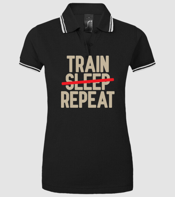 Train repeat model negru pe tricou