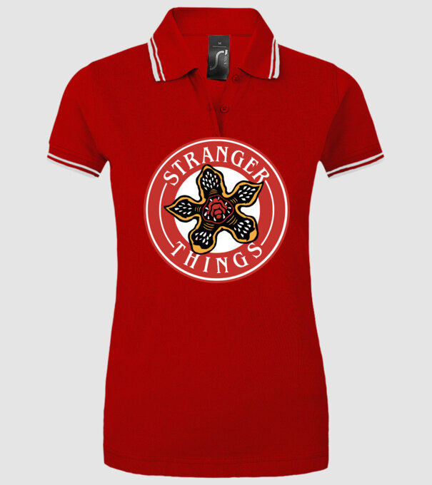 stranger things logo bucks model roșu pe tricou