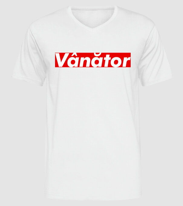 vânător model alb pe tricou