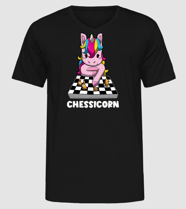 Chessicorn model negru pe tricou