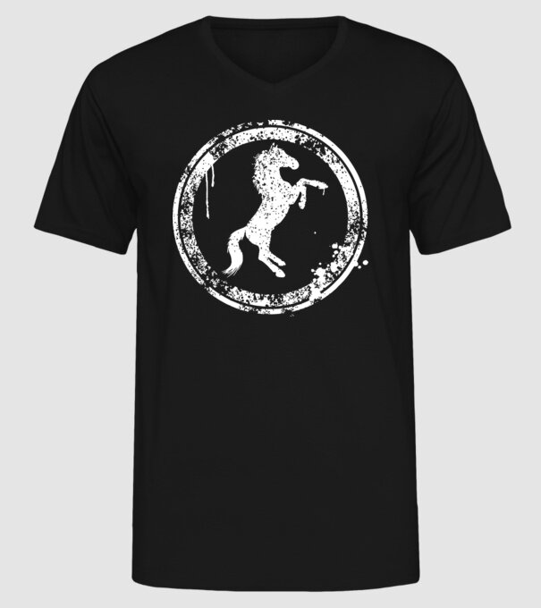 horse badge model negru pe tricou