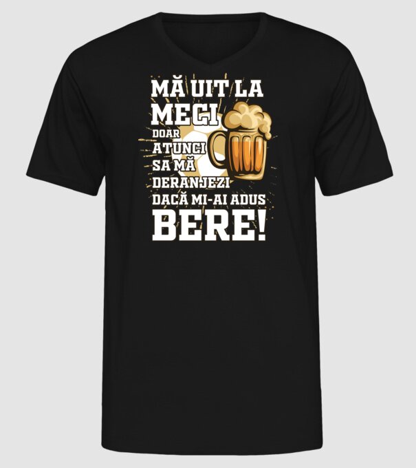 Mă uit la meci model negru pe tricou
