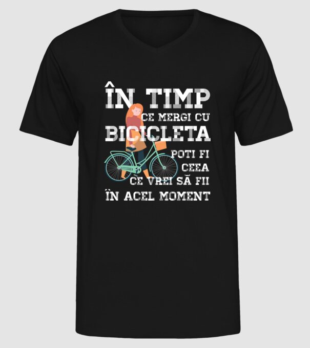 în timp ce mergi cu bicicleta poți fi ceea ce vrei să fii - în acel moment model negru pe tricou