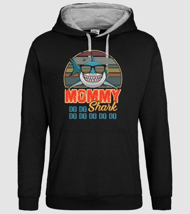 Mommy Shark model negru pe tricou