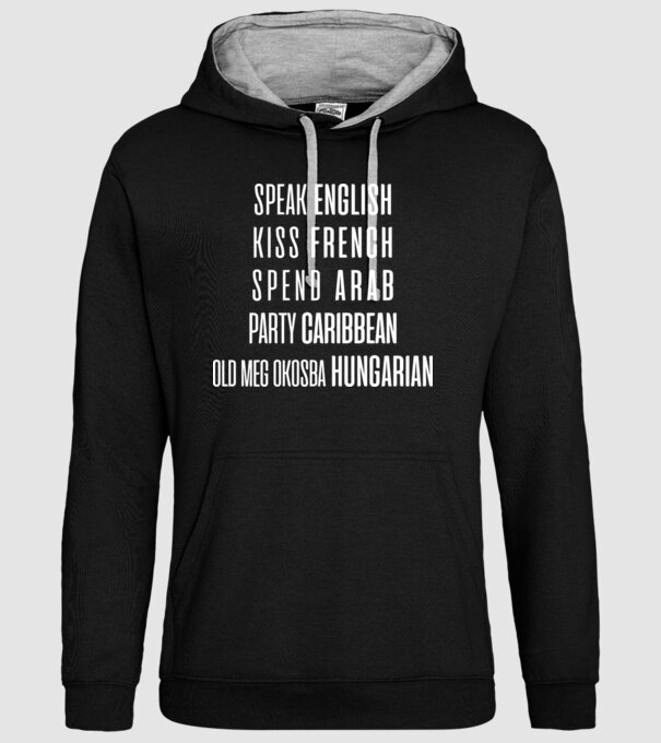 model negru pe tricou