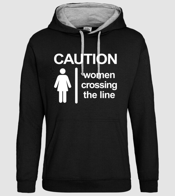 Atenție, femeie care depășește barierele model negru pe tricou