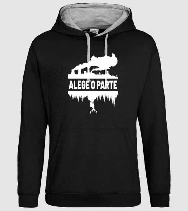 Alege o parte model negru pe tricou