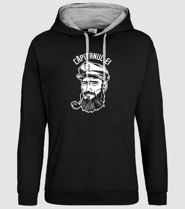Căpitanul ei model negru pe tricou