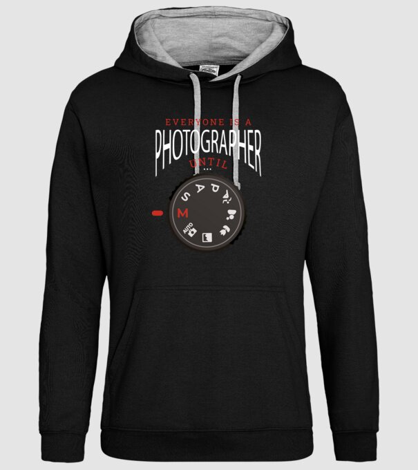 Everyone is a photographer until model negru pe tricou