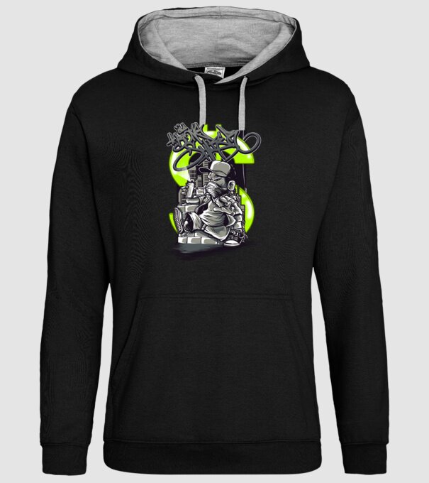 Graffiti model negru pe tricou