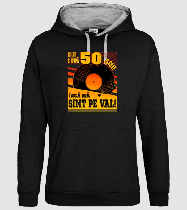 Încă mă simt pe val! 50 model negru pe tricou