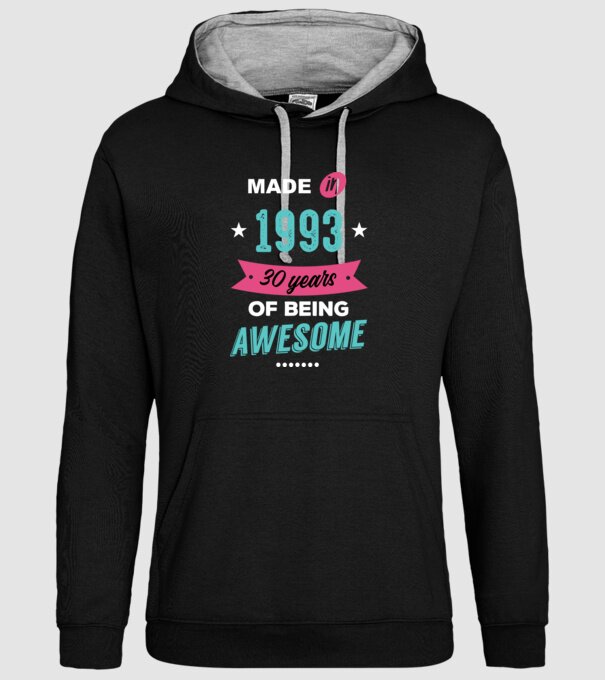 MADE IN 1993 model negru pe tricou