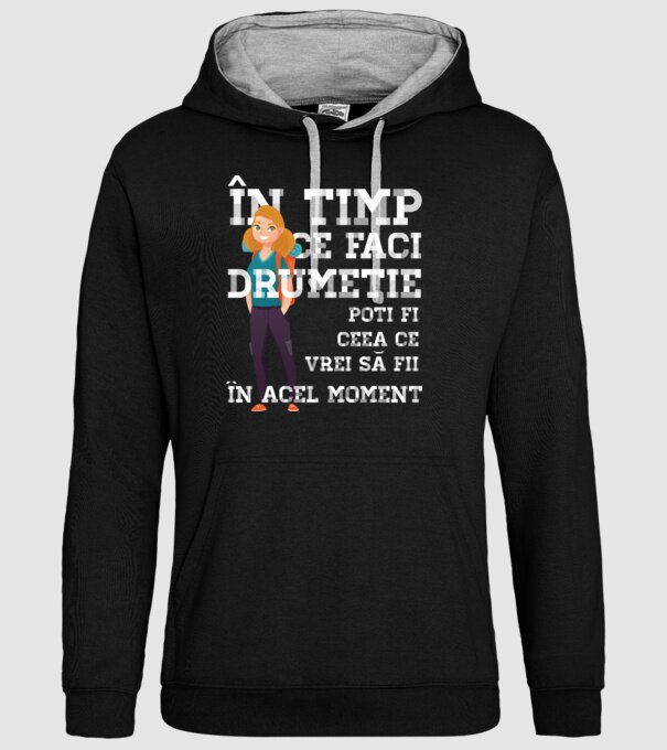 în timp ce faci drumeție poți fi ceea ce vrei să fii - în acel moment model negru pe tricou