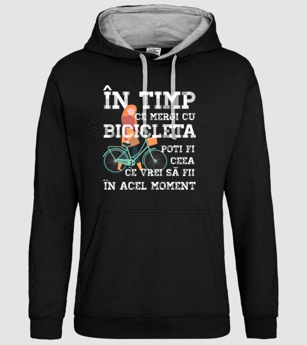 în timp ce mergi cu bicicleta poți fi ceea ce vrei să fii - în acel moment model negru pe tricou