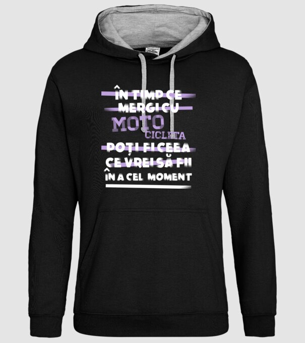 în timp ce mergi cu motocicleta poți fi ceea ce vrei să fii - în acel moment model negru pe tricou