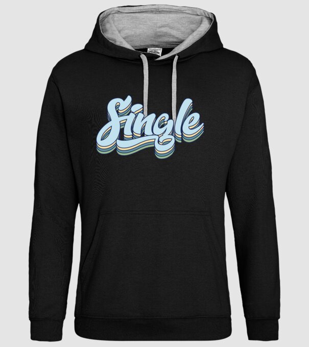 single model negru pe tricou