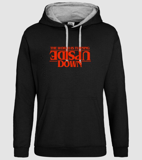the world is turning upside down model negru pe tricou