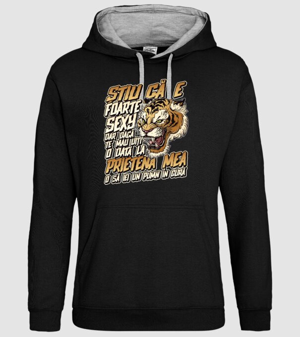 Știu că e foarte sexy, dar dacă te mai uiți o dată la prietena mea, o să iei un pumn în gură model negru pe tricou