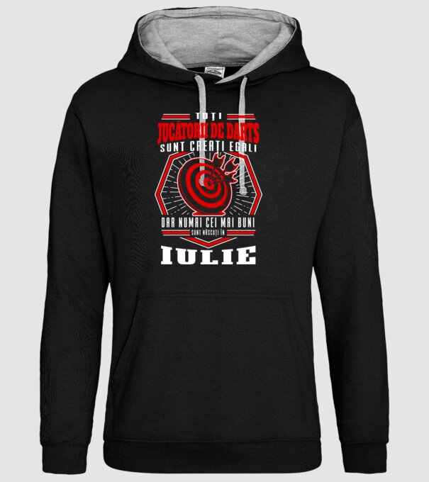 Toți jucătorii de darts sunt creați egali, dar numai cei mai buni sunt născuți în iulie. model negru pe tricou
