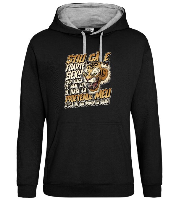  model  pe tricou