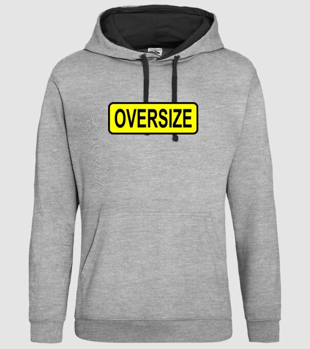 Oversize model gri pe tricou