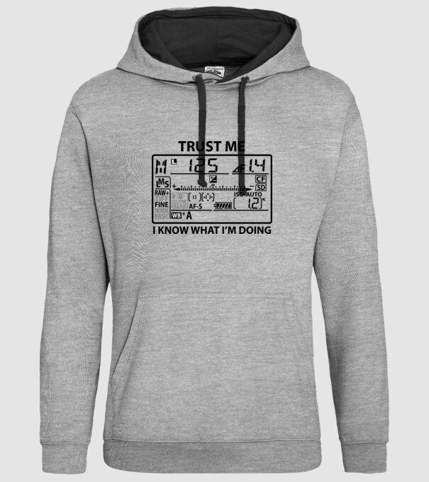 Trust me i'm a photographer model gri pe tricou