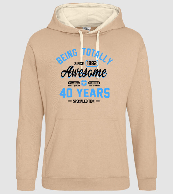 40 years of being totally awesome model nisipiu pe tricou