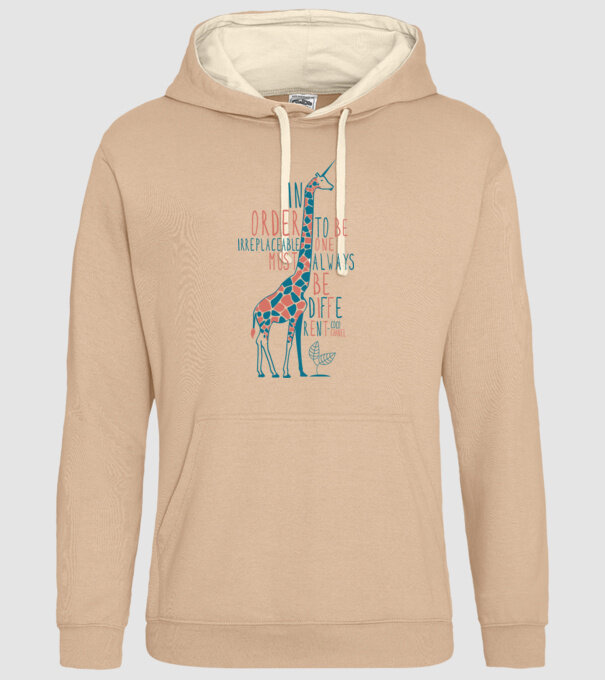 Giraffe model nisipiu pe tricou