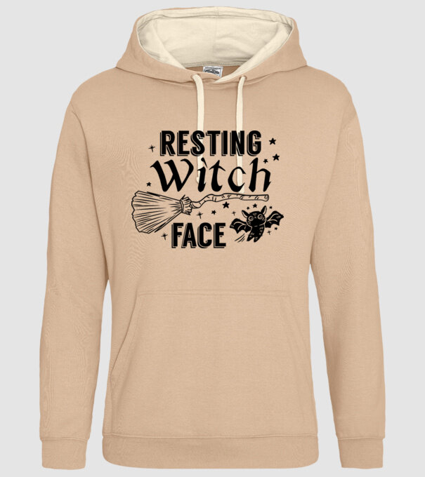 Resting Witch face model nisipiu pe tricou
