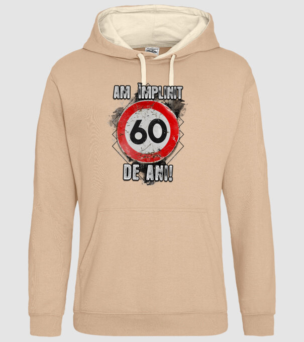 Am împlinit 60 de ani! model nisipiu pe tricou