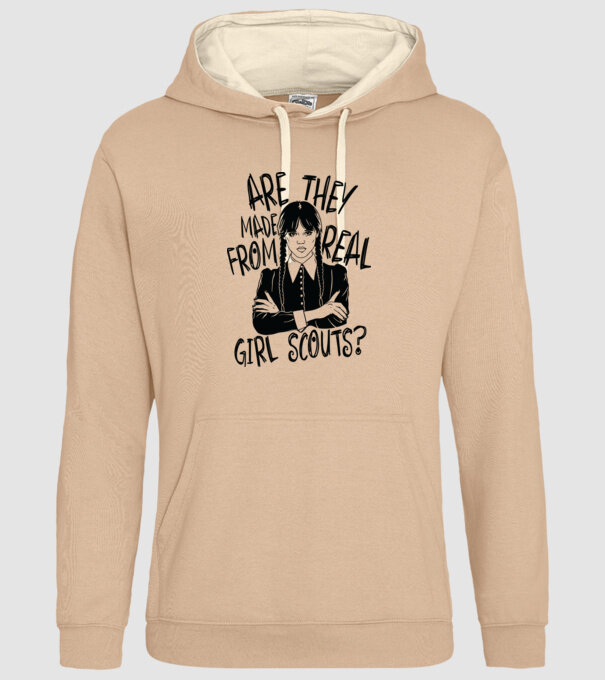 Are the made from real girl scouts model nisipiu pe tricou