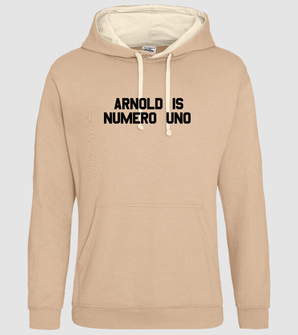 Arnold is Numero Uno model nisipiu pe tricou