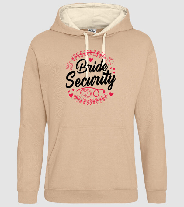 Bride Security model nisipiu pe tricou