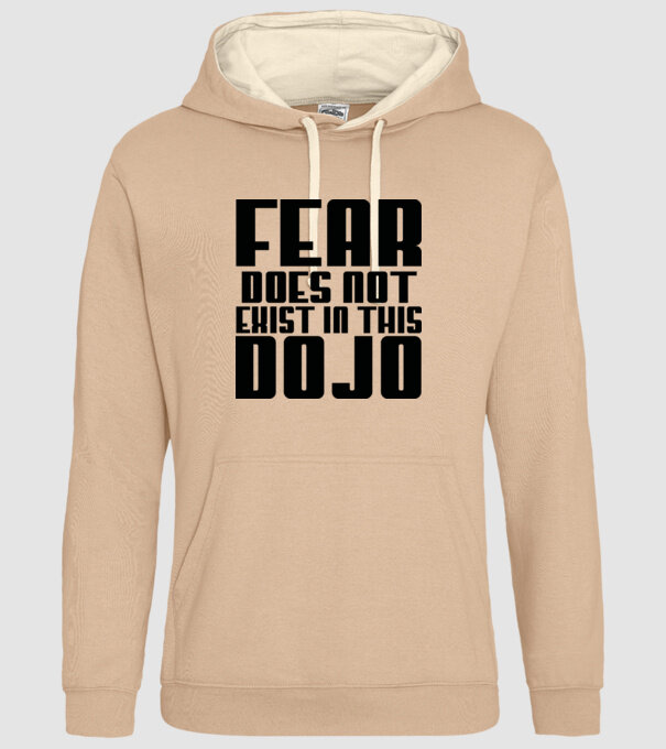 fear doesnt exist in this dojo model nisipiu pe tricou
