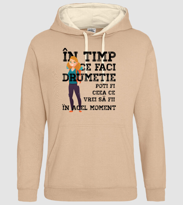 în timp ce faci drumeție poți fi ceea ce vrei să fii - în acel moment model nisipiu pe tricou