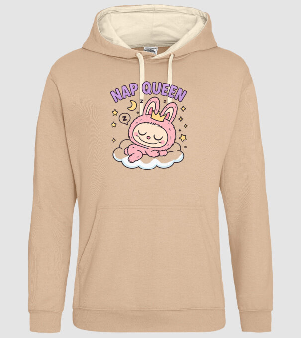 Nap Queen model nisipiu pe tricou