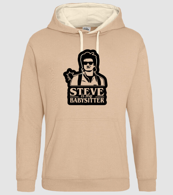 steve is my babysitter model nisipiu pe tricou