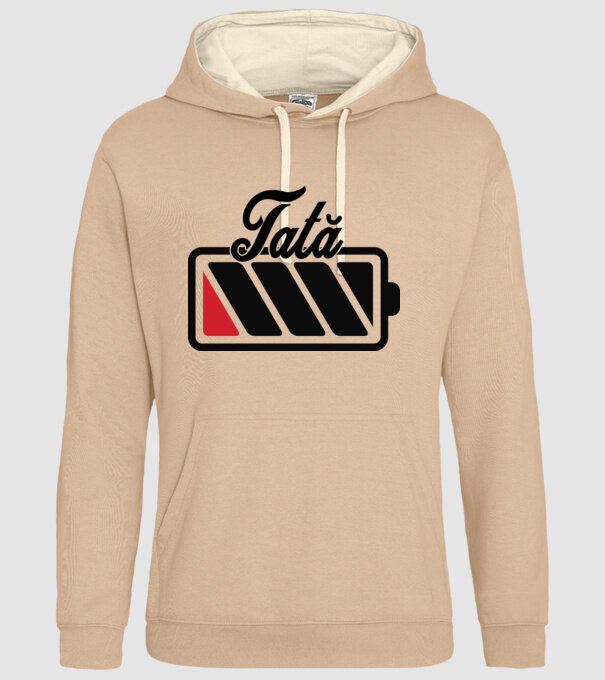 Tată la încărcat model nisipiu pe tricou