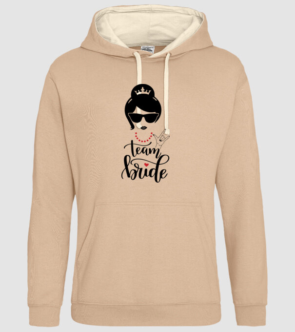 Team Cool Bride model nisipiu pe tricou